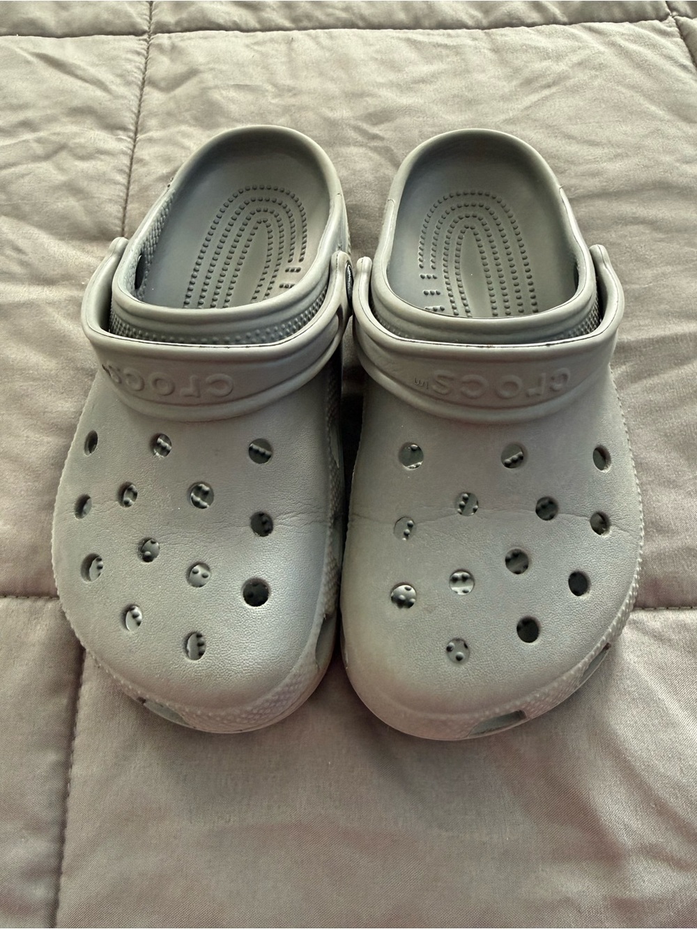 Crocs Classic Clogs Light Gray Kids Youth J3 Slip On Shoes